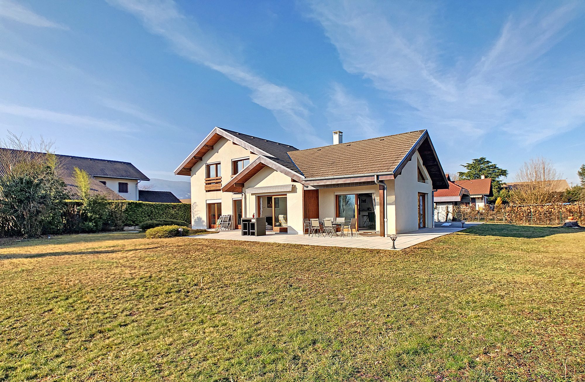 Villa de 148 m² habitables et 1760 m² de terrain au calme