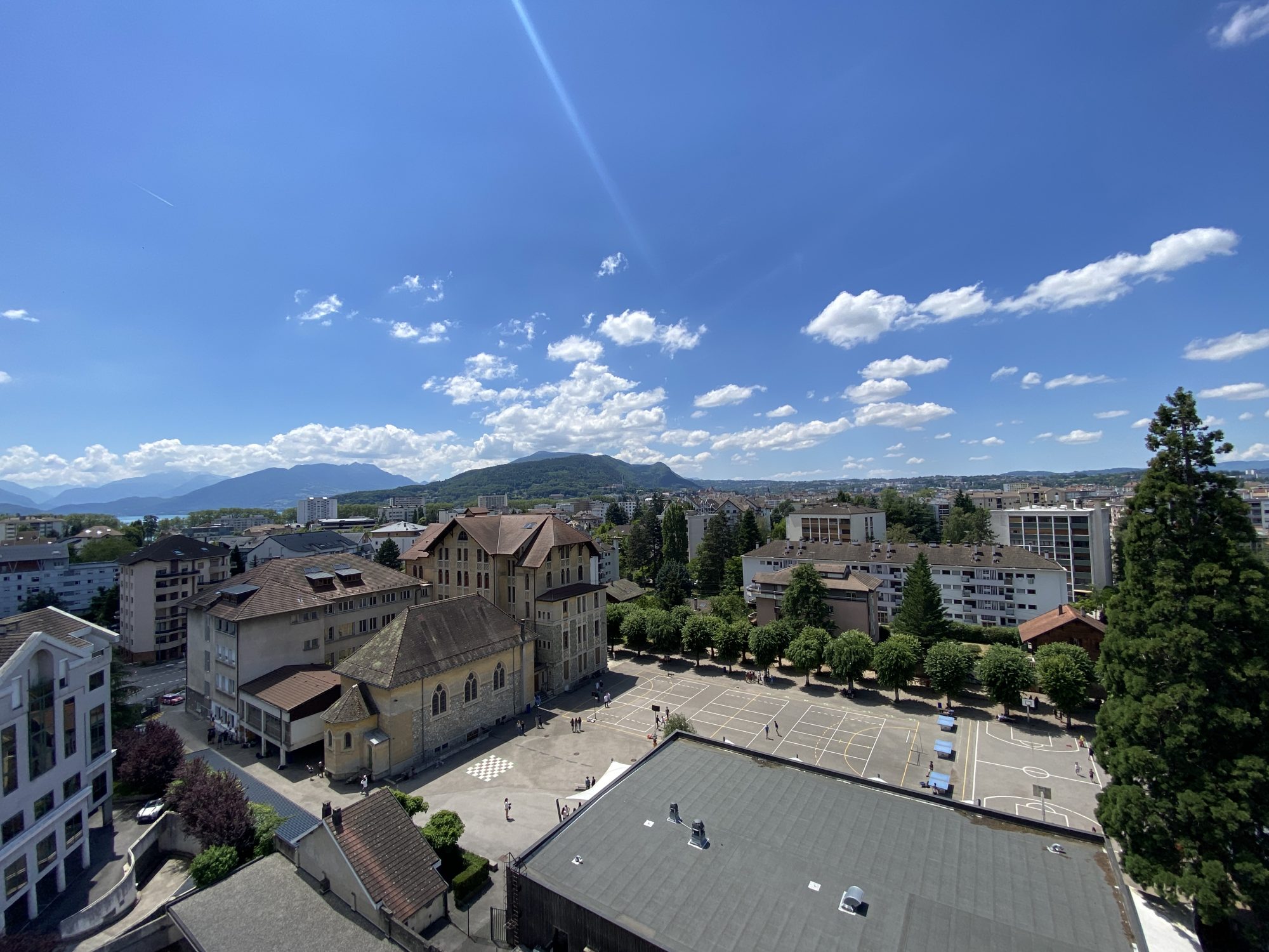 Type 1 bis à rénover avec balcon vue lac et ville