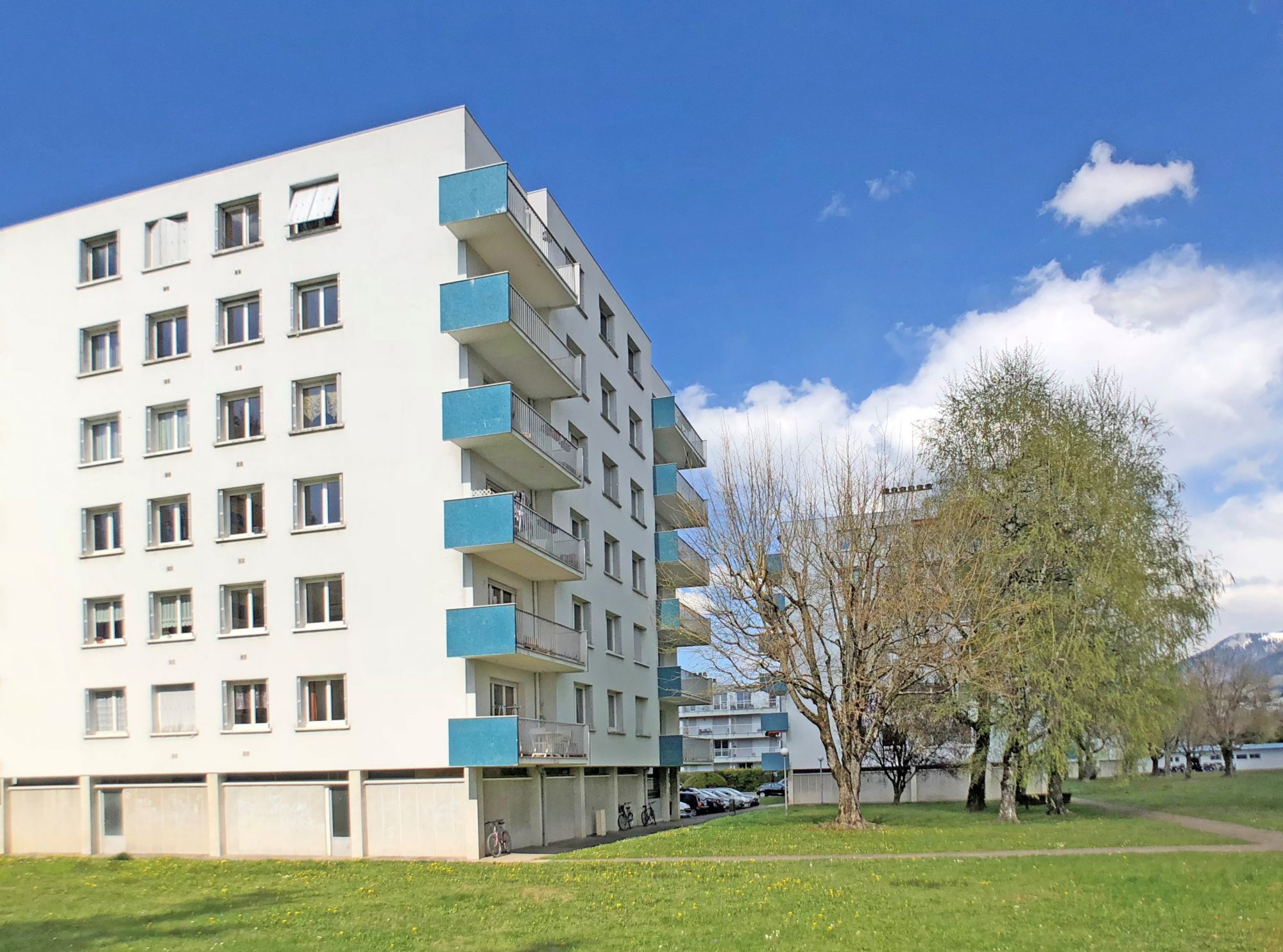 Appartement T4 à vendre à Annecy quartier des Clarines au calme avec belle vue sur la ville et les montagnes